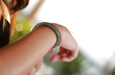 Горячая красотка модель Кристал Раш одевается после жесткой секс-сцены 13