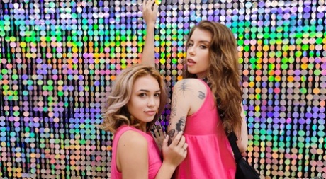 Музей селфи - горячая точка для шлюх женского общества, Часть 1, сцена 01 2