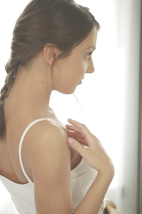 Фокси Ди показывает свою задницу порнозвезды и свои натуральные крошечные сиськи 12