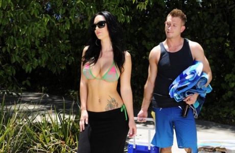 Джейден Джеймс дразнит сына своего бойфренда, а затем решает трахнуть его на улице 2