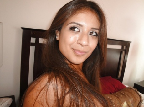 Сексуальную латиноамериканку Джинкс Мейз ласкает пальцами и трахает старик 8