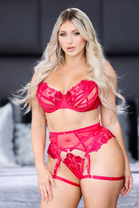 Жесткий Секс Двух грудастых блондинок с Одним Большим Членом 1