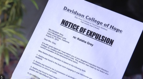 Латиноамериканка Кейша Грей спасает свой студенческий образ жизни, становясь секс-рабыней 2