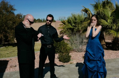 Грудастая милфа-членососка Лиза Энн делает минет и занимается диким сексом 2